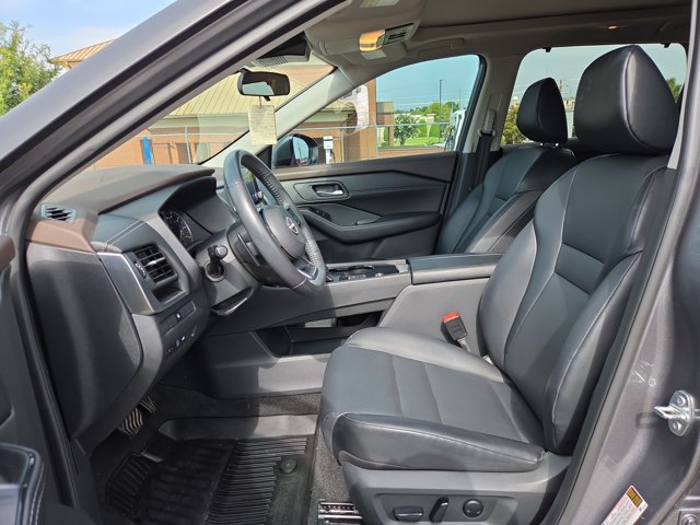 Used 2023 Nissan Rogue SV w/ SV Premium B Package FWD image 10