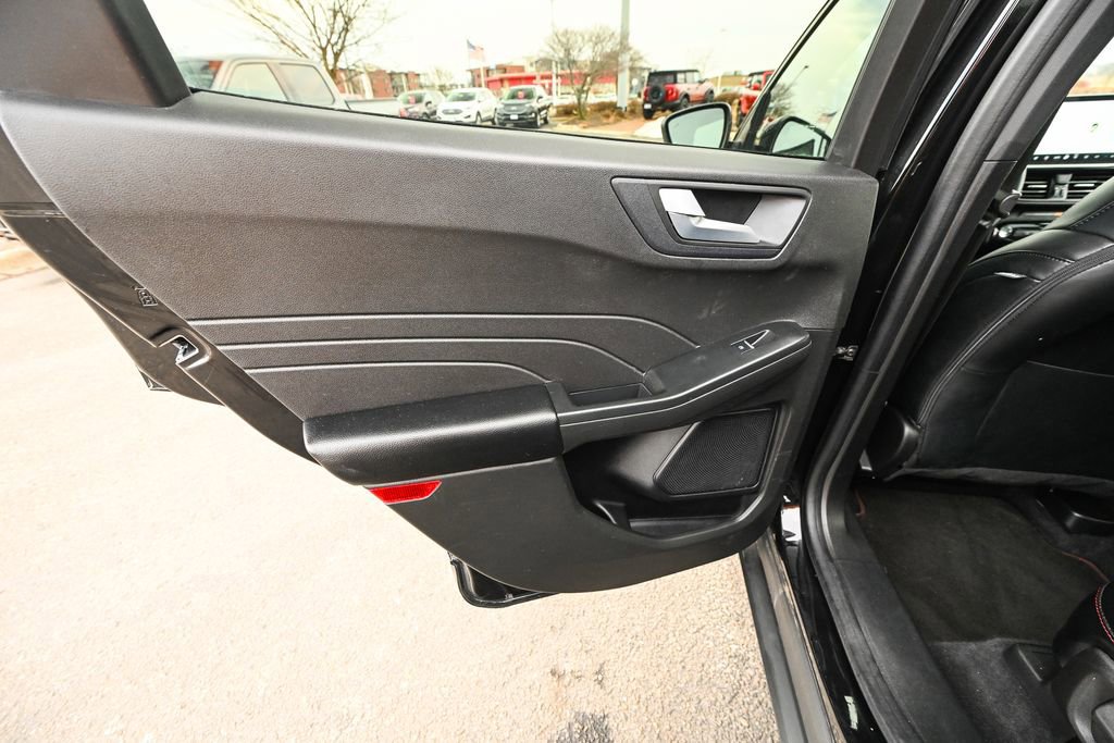 Certified 2023 Ford Escape ST-Line Select w/ Tech Pack #1 image 27