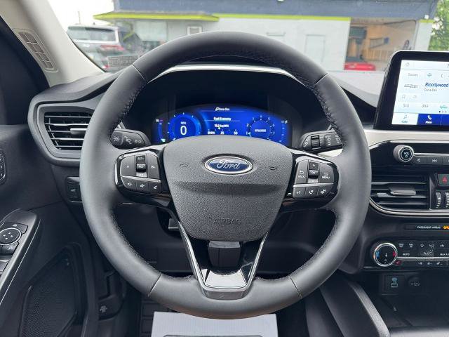 Certified 2022 Ford Escape SEL w/ Technology Package AWD/4WD image 15