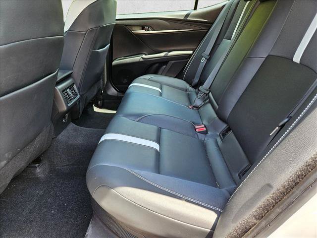 Used 2025 Toyota Camry SE w/ Convenience Package FWD image 15