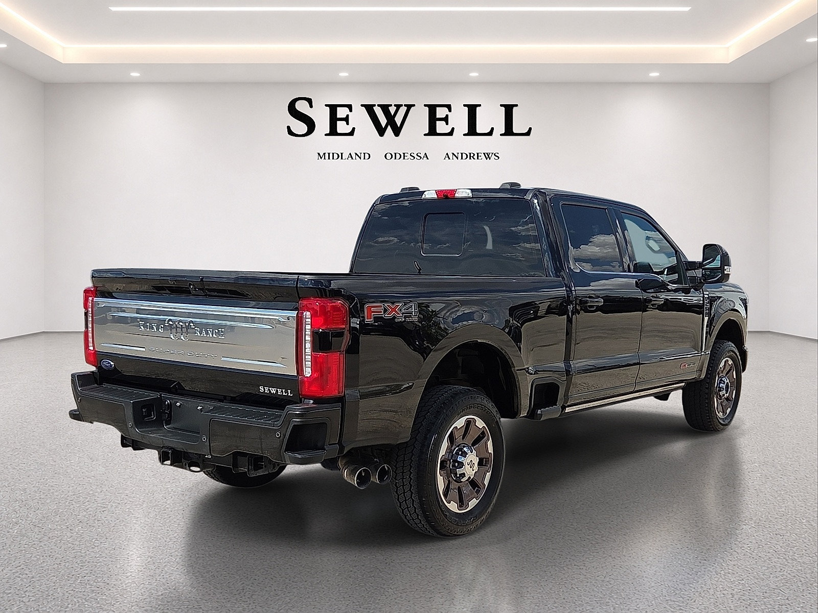 Certified 2024 Ford F250 King Ranch AWD/4WD image 4