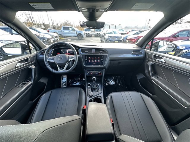 Used 2023 Volkswagen Tiguan SE R-Line image 16