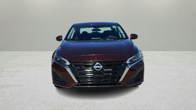 Used 2023 Nissan Altima 2.5 SV FWD image 2