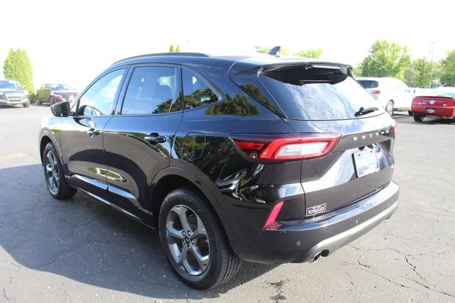 Certified 2024 Ford Escape ST-Line AWD/4WD image 12