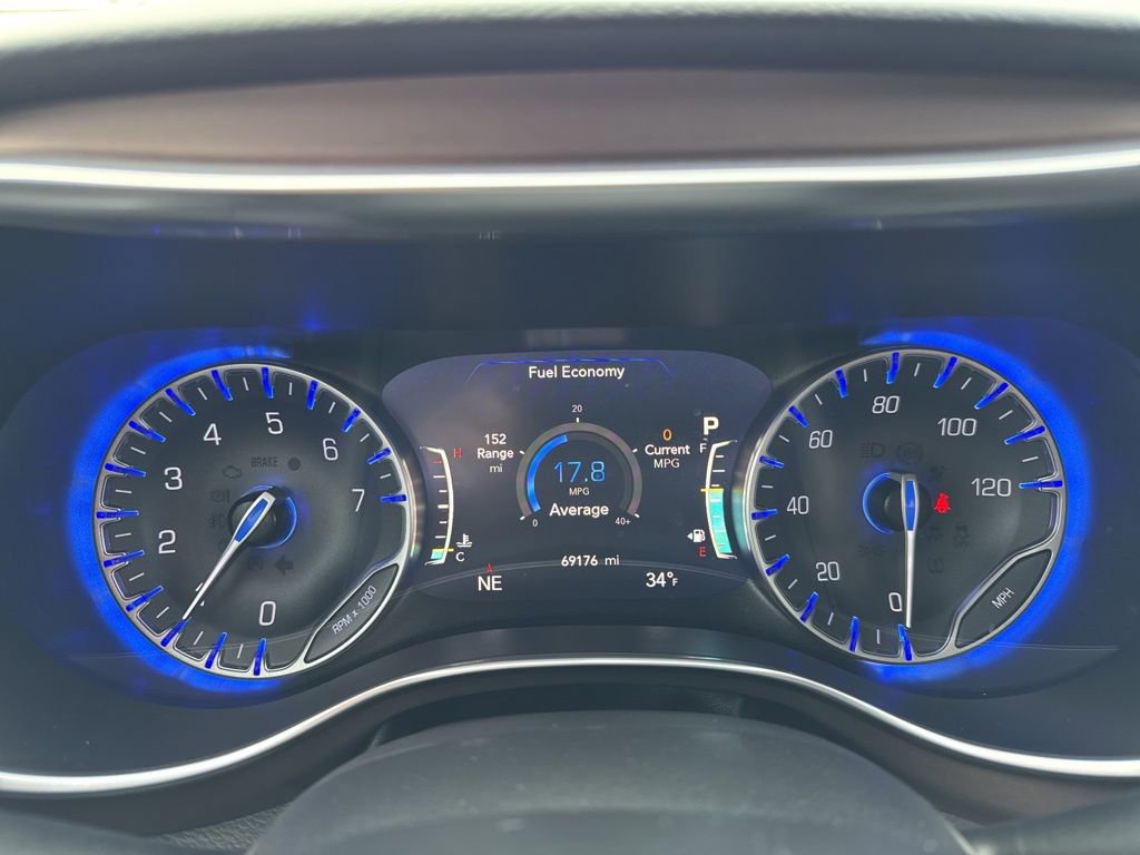 Used 2019 Chrysler Pacifica Touring-L Plus w/ Tire & Wheel Group image 23