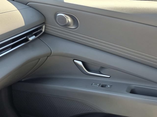 Used 2025 Hyundai Elantra Sport FWD image 22