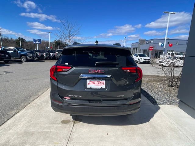 Used 2020 GMC Terrain SLE w/ Driver Convenience Package image 4