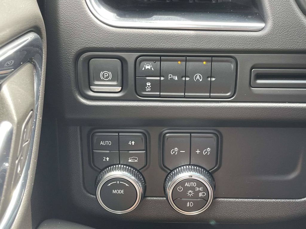 Used 2023 GMC Yukon SLT AWD/4WD image 27