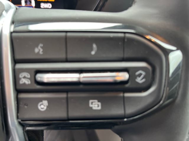 Used 2024 Chevrolet Colorado ZR2 w/ ZR2 Convenience Package III AWD/4WD image 28