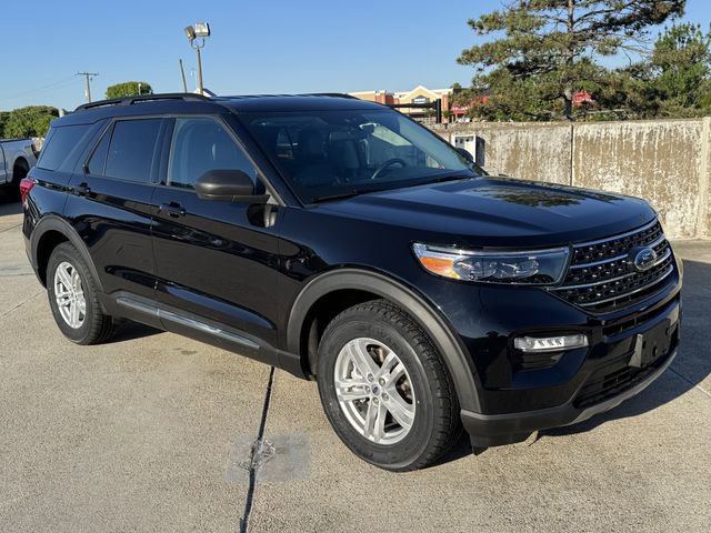 Certified 2023 Ford Explorer XLT w/ Equipment Group 202A AWD/4WD image 3