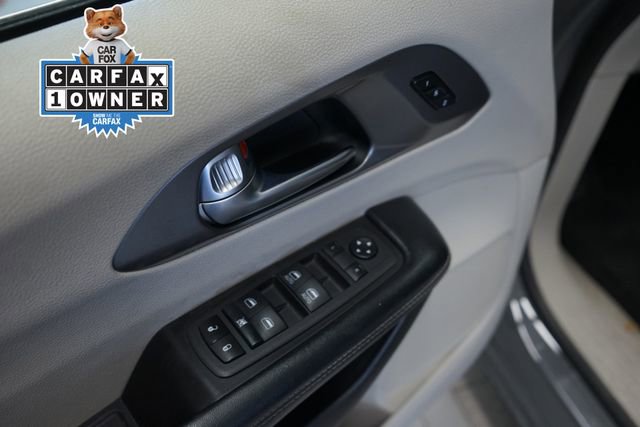 Used 2022 Chrysler Pacifica Touring-L image 11