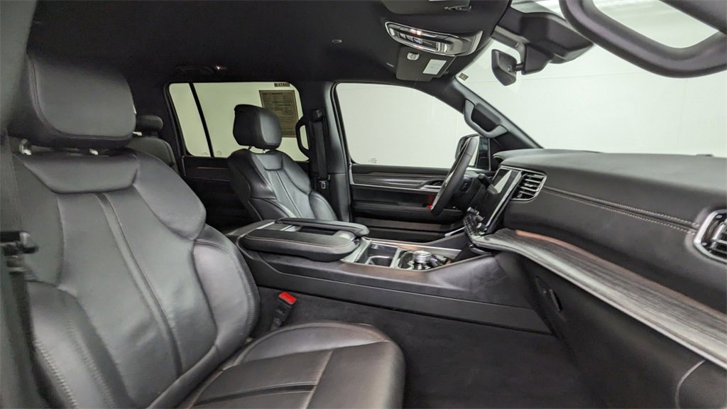 Used 2024 Jeep Wagoneer Series III image 44