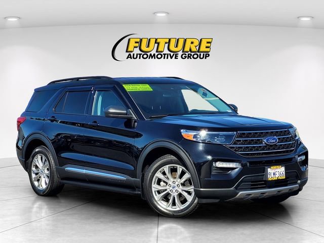Certified 2023 Ford Explorer XLT w/ Equipment Group 202A AWD/4WD image 1