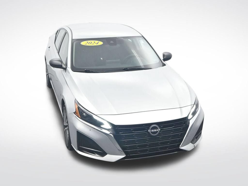 Used 2024 Nissan Altima 2.5 SV FWD image 31
