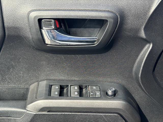 Used 2022 Toyota Tacoma TRD Off-Road image 19