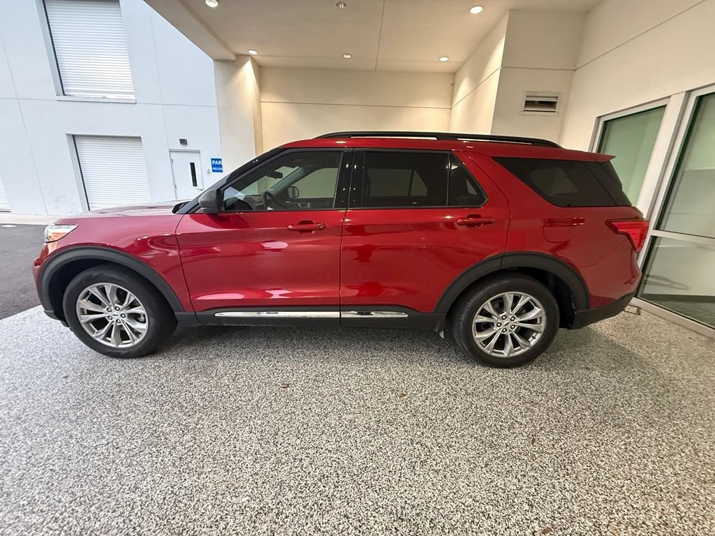 Certified 2023 Ford Explorer XLT w/ Equipment Group 202A RWD image 2