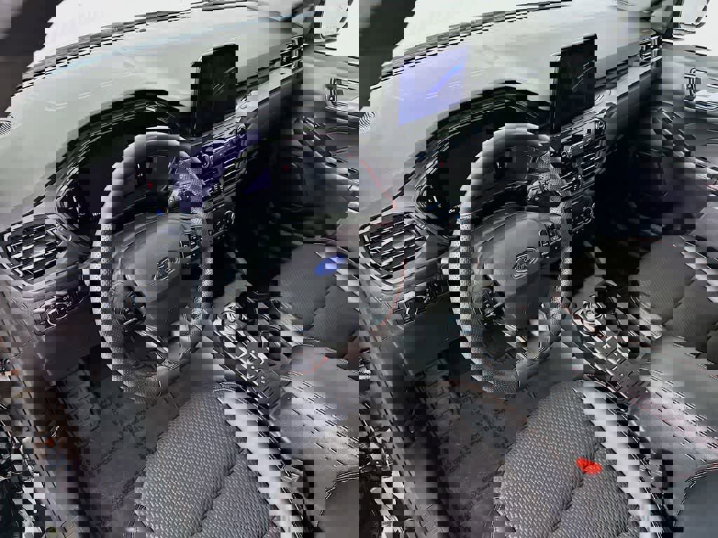 Certified 2023 Ford Escape ST-Line image 2