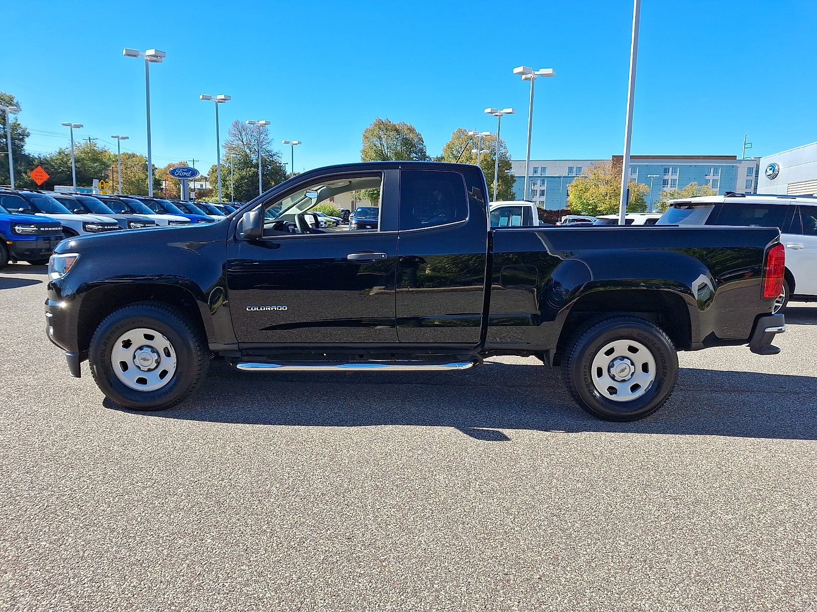 Used 2019 Chevrolet Colorado W/T w/ WT Convenience Package RWD image 6