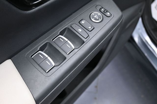 Used 2025 Honda CR-V EX-L image 17