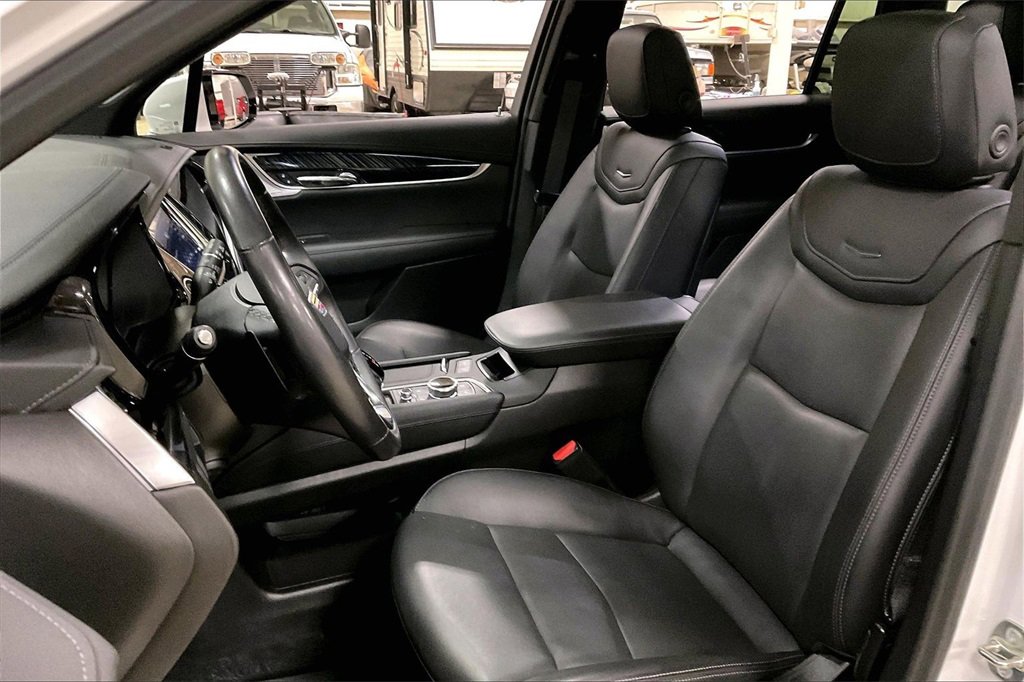 Used 2024 Cadillac XT6 Premium Luxury image 24