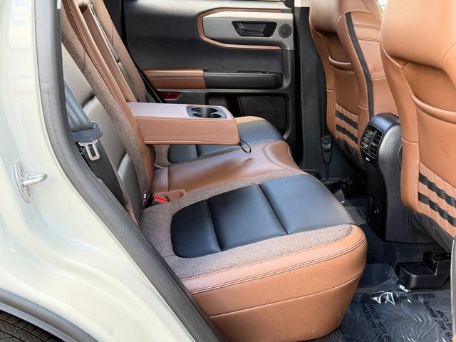 Certified 2025 Ford Bronco Sport Outer Banks w/ Outer Banks Tech Package+ AWD/4WD image 37
