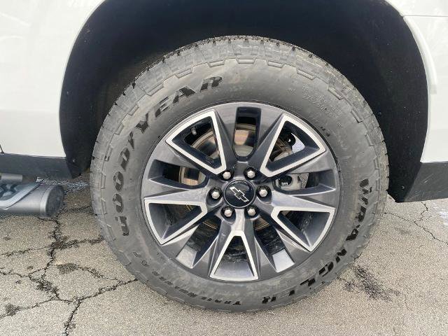 Used 2023 Chevrolet Suburban Z71 image 32