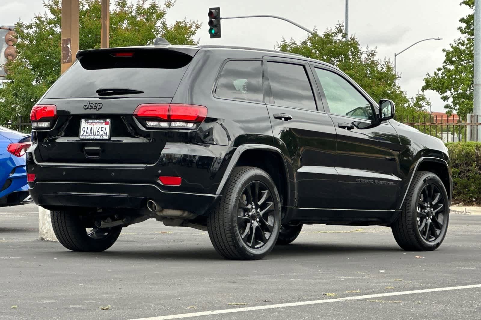 Used 2022 Jeep Grand Cherokee Laredo X AWD/4WD video 2
