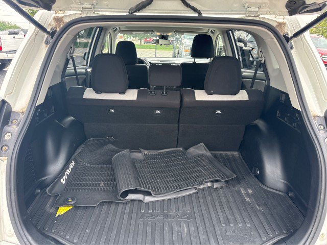 Used 2018 Toyota RAV4 XLE w/ Plus Extra Value Package AWD/4WD image 12