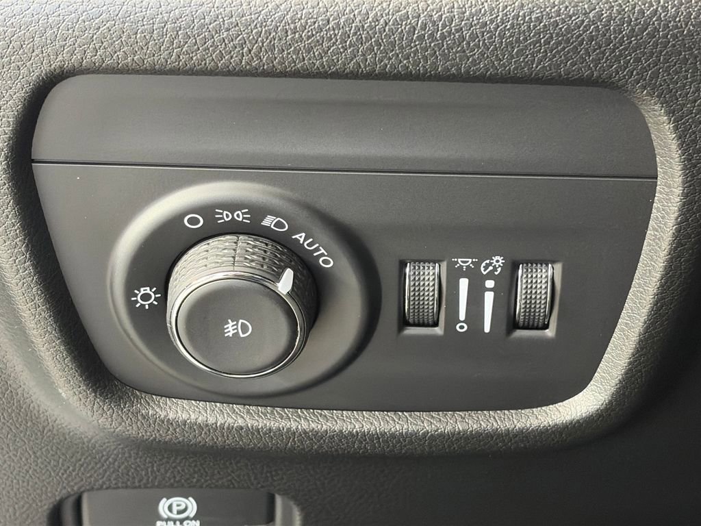 Used 2024 Jeep Grand Cherokee Summit image 24