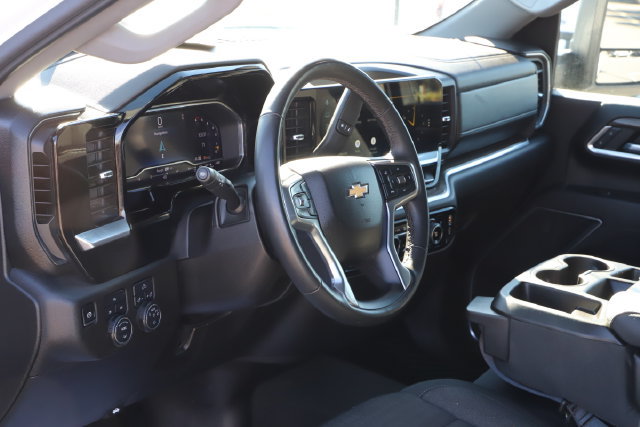 Used 2025 Chevrolet Silverado 2500 LT w/ Convenience Package AWD/4WD image 13