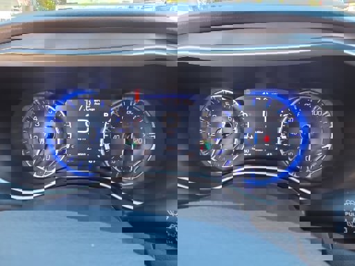 Used 2024 Chrysler Pacifica Touring-L image 3