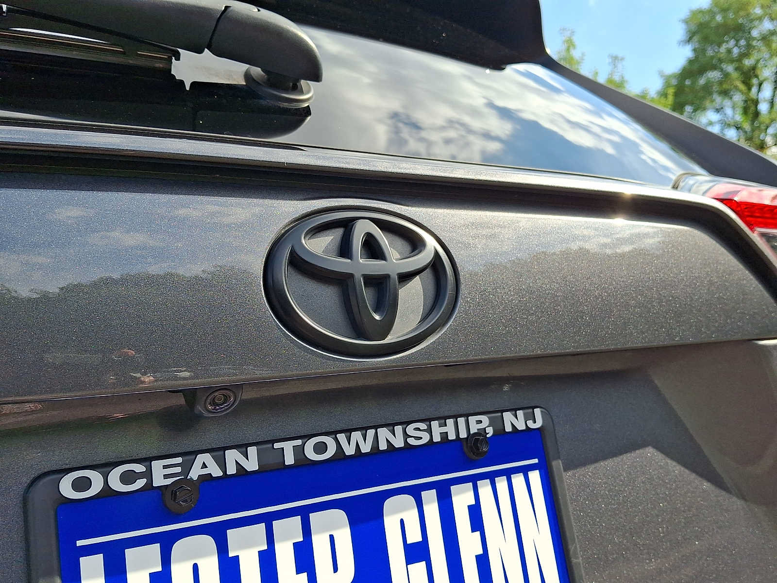 Used 2020 Toyota RAV4 LE w/ All Weather Liner Package AWD/4WD image 28