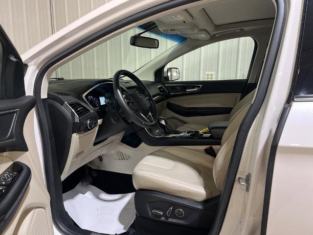 Certified 2018 Ford Edge Titanium w/ Equipment Group 301A image 2
