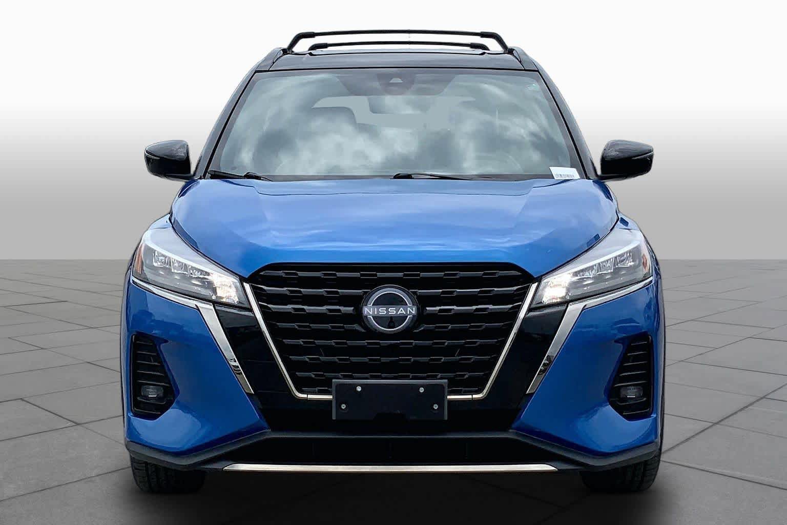 Used 2022 Nissan Kicks SR w/ Premium Package FWD image 4