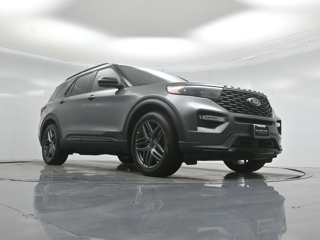 Certified 2024 Ford Explorer ST-Line w/ Class IV Trailer Tow Package RWD image 42
