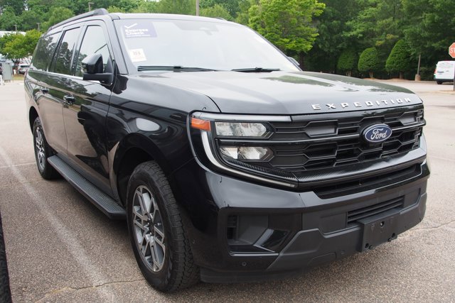Certified 2025 Ford Expedition Max Active AWD/4WD image 2