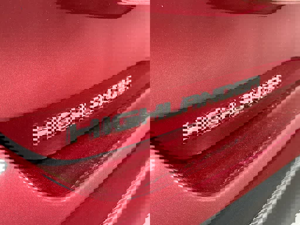 Used 2022 Toyota Highlander XSE AWD/4WD image 10