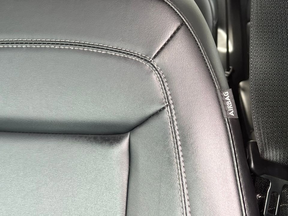 Certified 2023 Ford Explorer XLT w/ Equipment Group 202A image 20