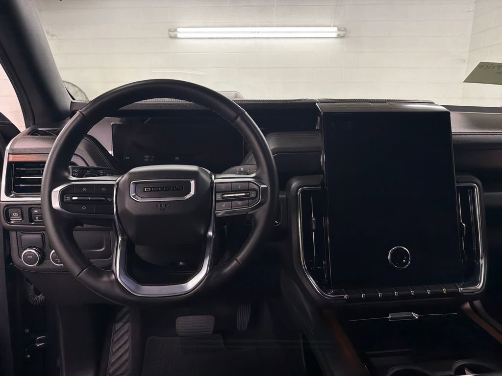 Used 2025 GMC Yukon XL Denali image 9