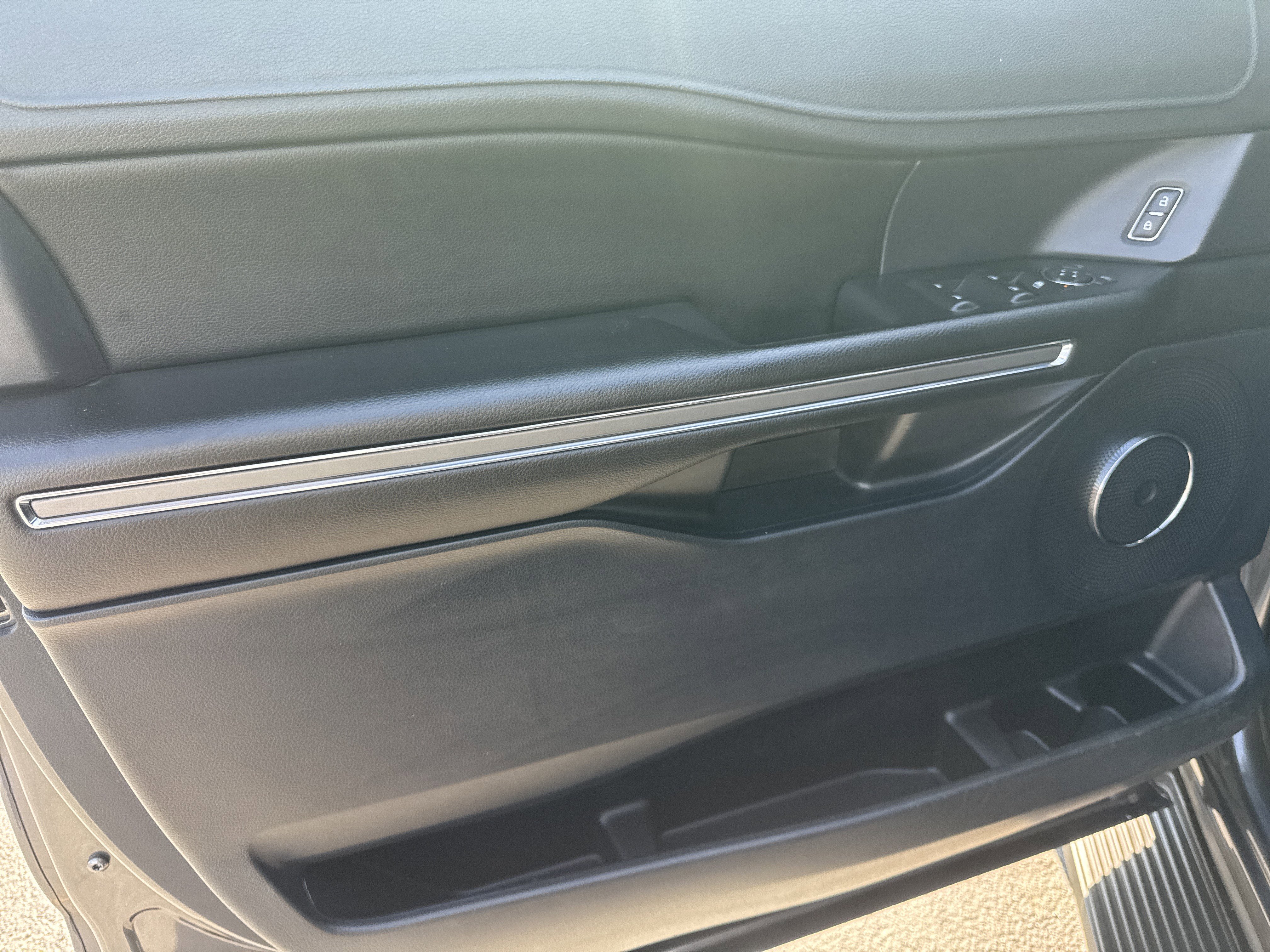 Certified 2021 Ford Expedition Max XLT image 11