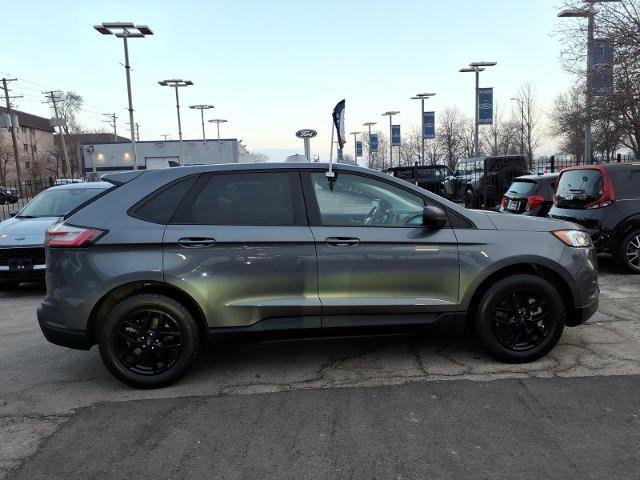 Certified 2021 Ford Edge SE image 2
