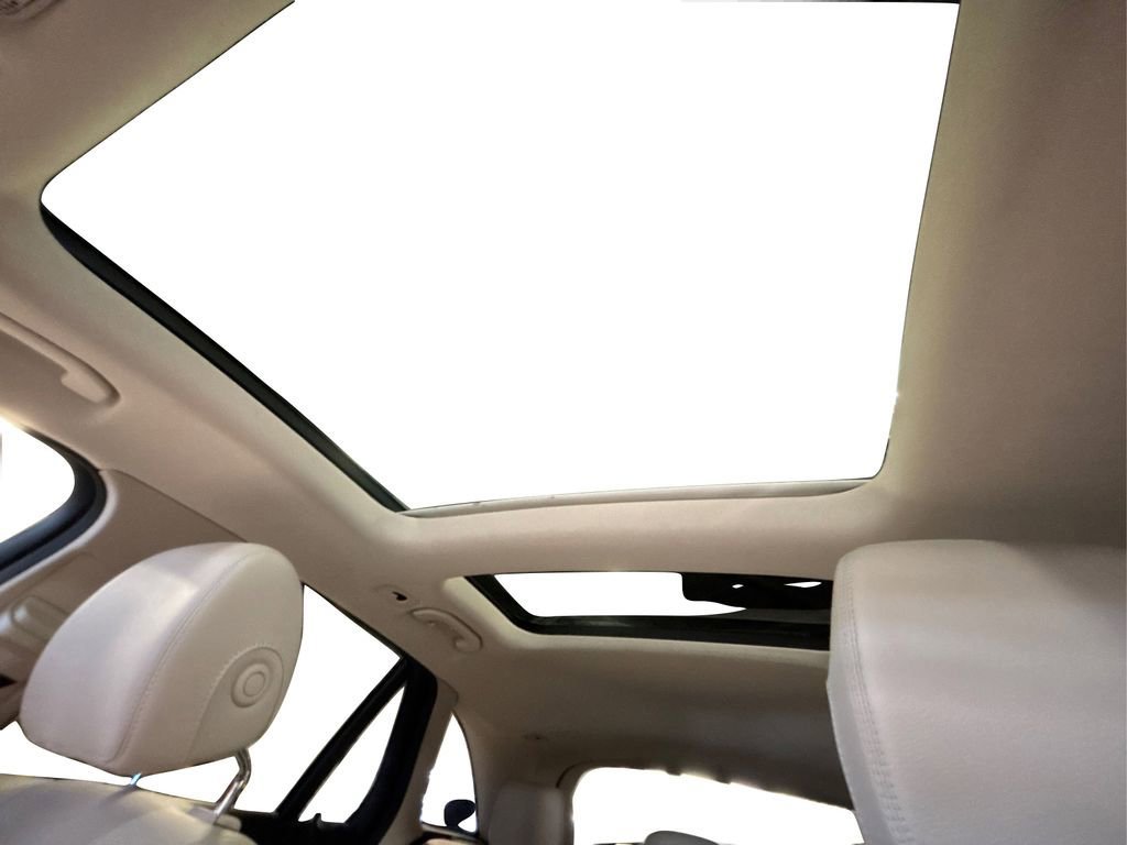 Used 2019 Mercedes-Benz GLC 300 4MATIC image 30