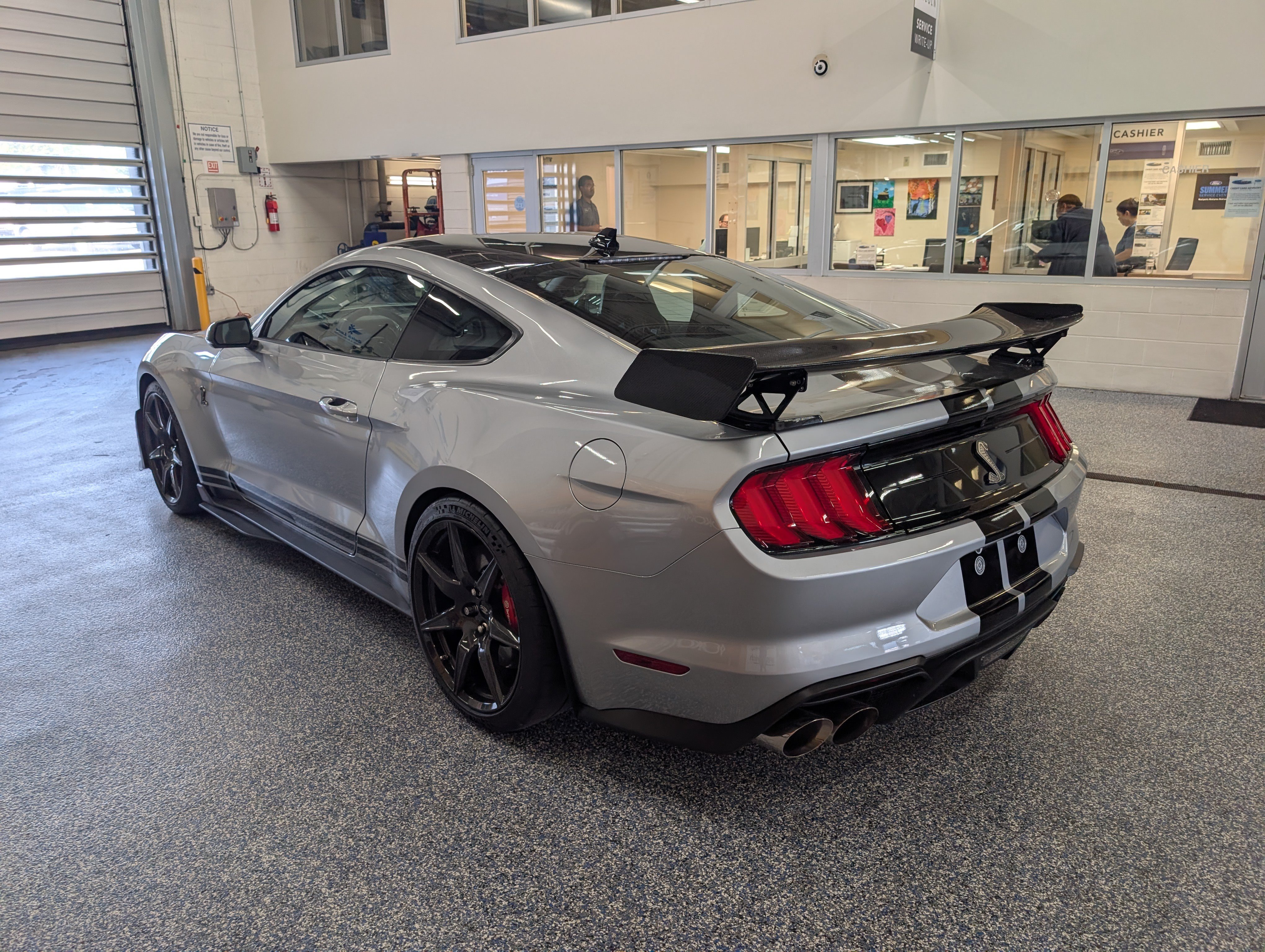 Certified 2021 Ford Mustang Shelby GT500 w/ Carbon Fiber Track Pack RWD image 5