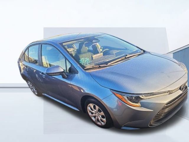 Used 2024 Toyota Corolla LE image 3