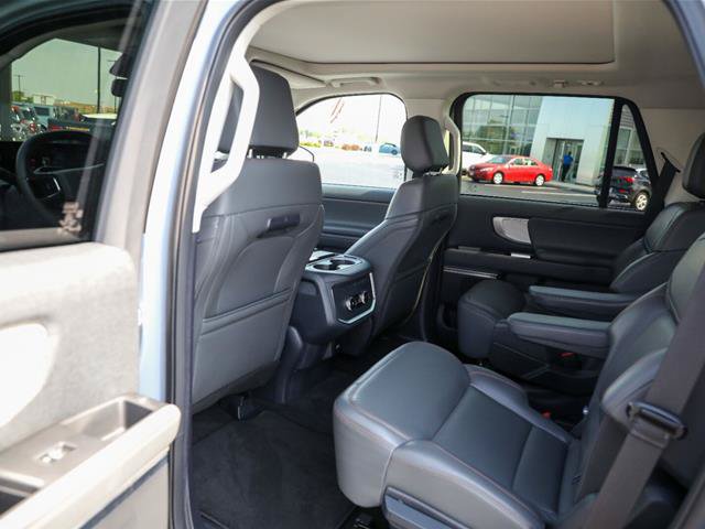 Certified 2025 Ford Expedition Active AWD/4WD image 29