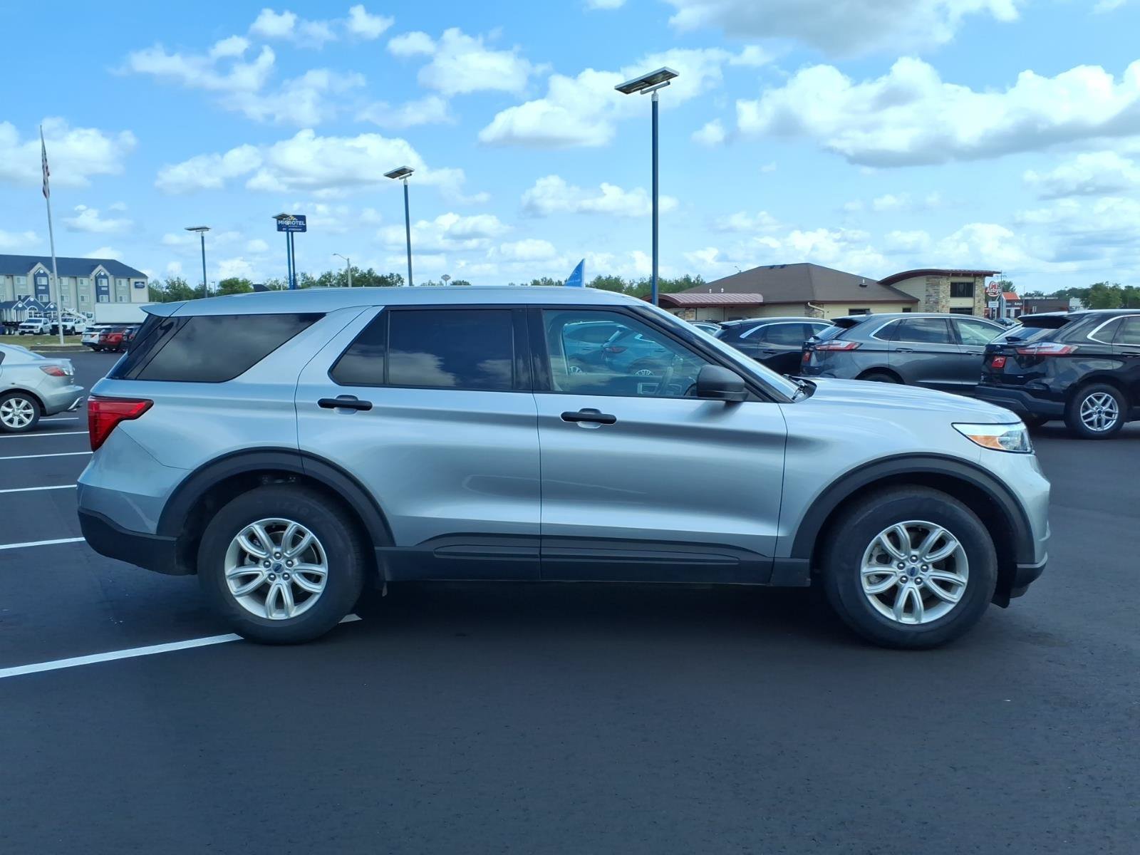 Certified 2021 Ford Explorer 4WD w/ Class III Trailer Tow Package image 7