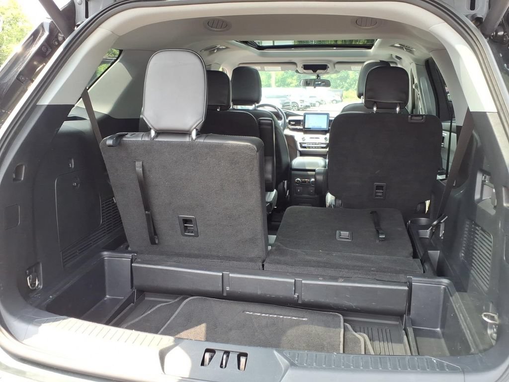 Certified 2022 Ford Explorer XLT w/ Equipment Group 202A AWD/4WD image 19
