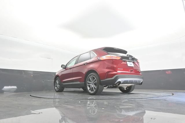 Certified 2019 Ford Edge Titanium w/ Cold Weather Package AWD/4WD image 38