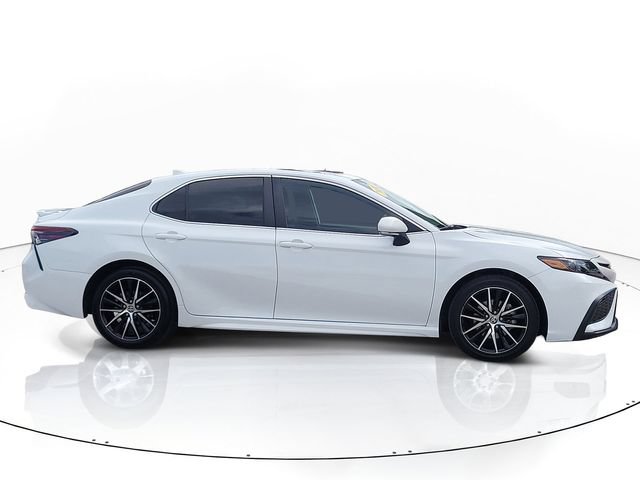 Used 2024 Toyota Camry SE FWD image 4