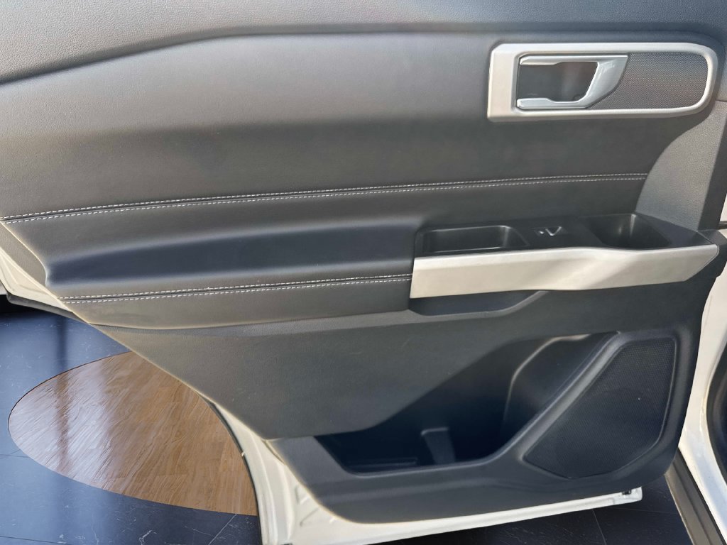 Certified 2022 Ford Explorer XLT w/ Equipment Group 202A RWD image 19